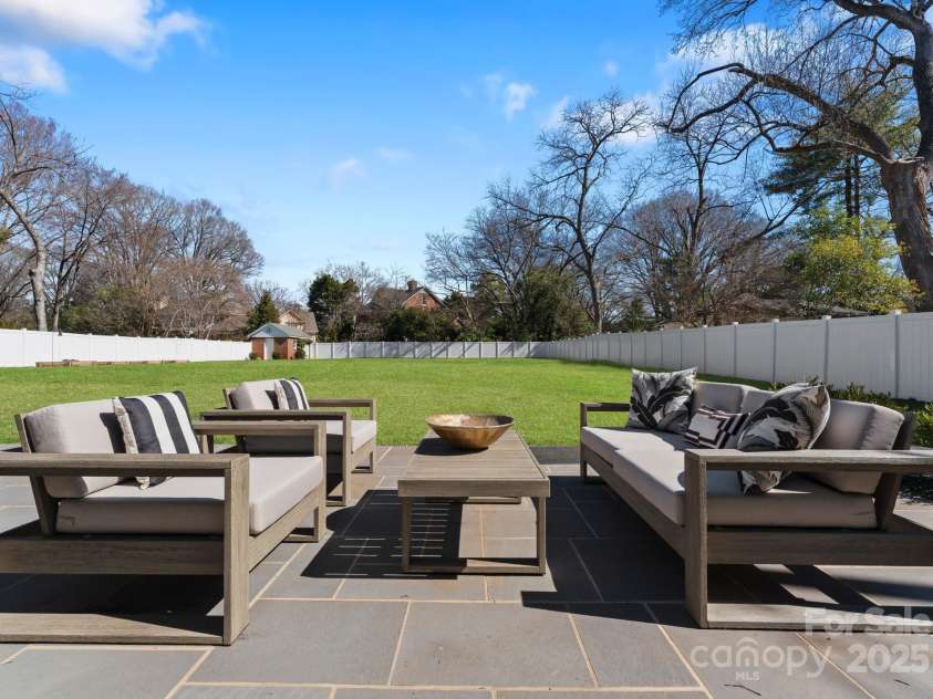 2701 Sharon Road, Charlotte, NC 28211.  MLS# CAR4227966, YatesRealty ID 11429. 
