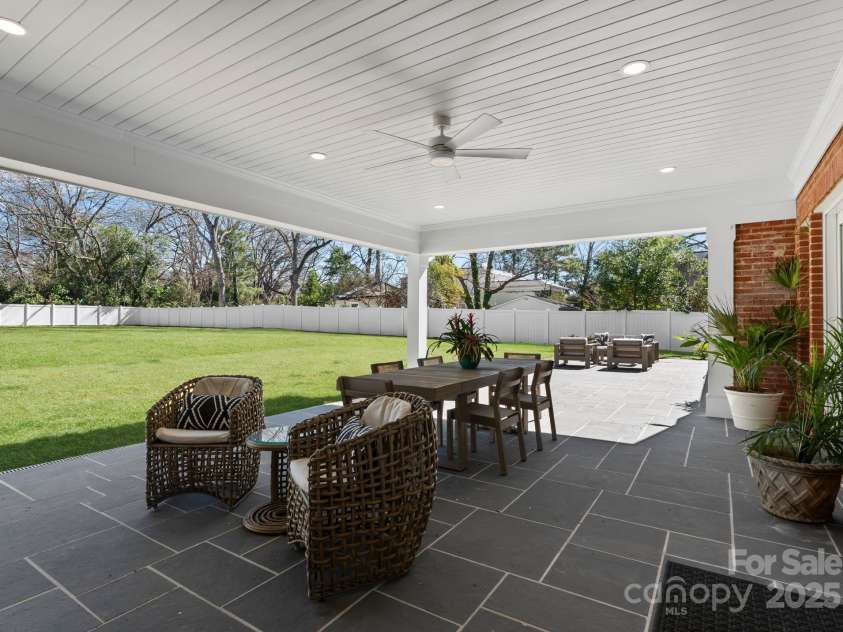 2701 Sharon Road, Charlotte, NC 28211.  MLS# CAR4227966, YatesRealty ID 11429. 