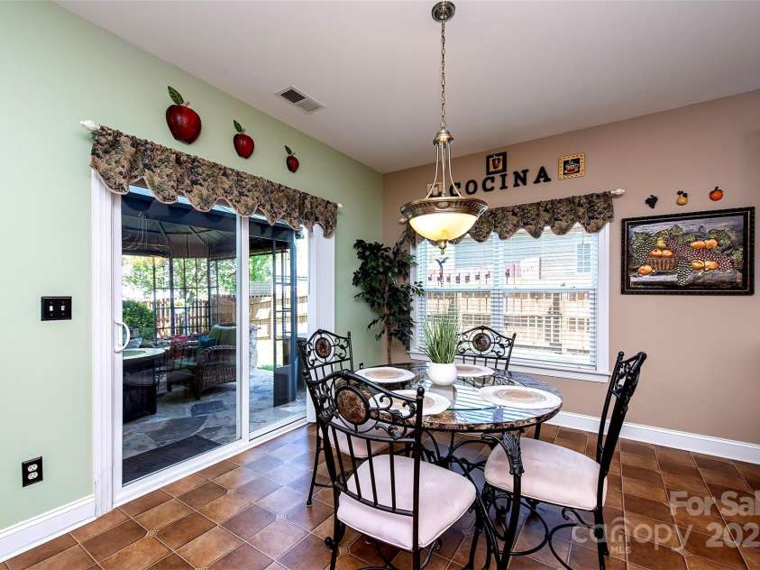 739 Ivy Trail Way, Fort Mill, SC 29715.  MLS# CAR4245330, YatesRealty ID 11431. Breakfast Area