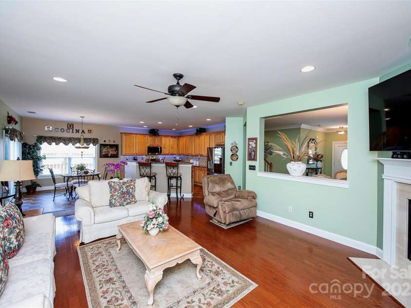 739 Ivy Trail Way, Fort Mill, SC 29715.  MLS# CAR4245330, YatesRealty ID 11431. Family Room