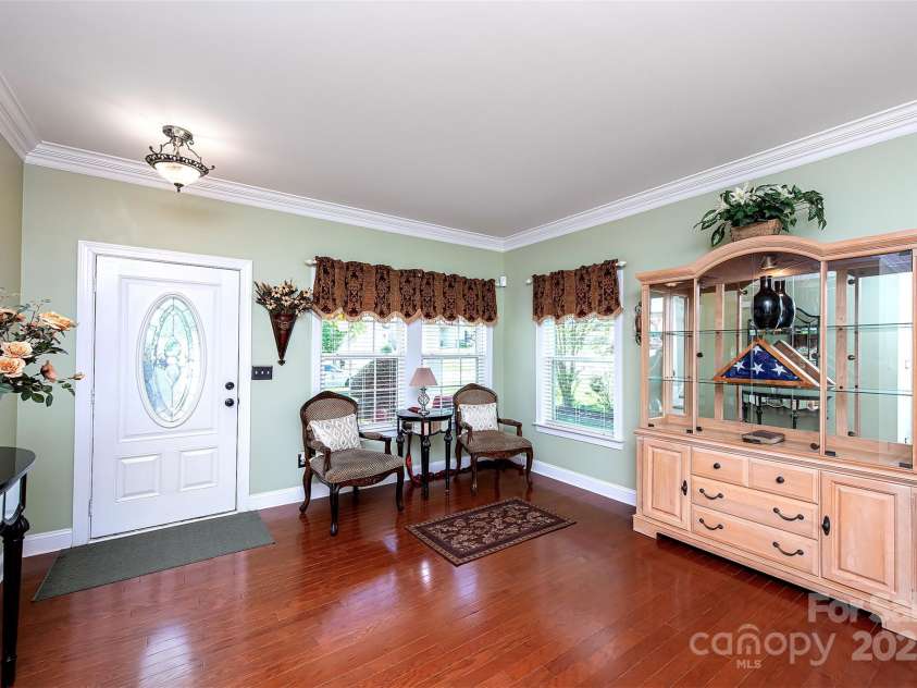 739 Ivy Trail Way, Fort Mill, SC 29715.  MLS# CAR4245330, YatesRealty ID 11431. Living Room