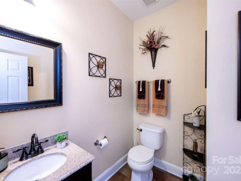 739 Ivy Trail Way, Fort Mill, SC 29715.  MLS# CAR4245330, YatesRealty ID 11431. Powder Room