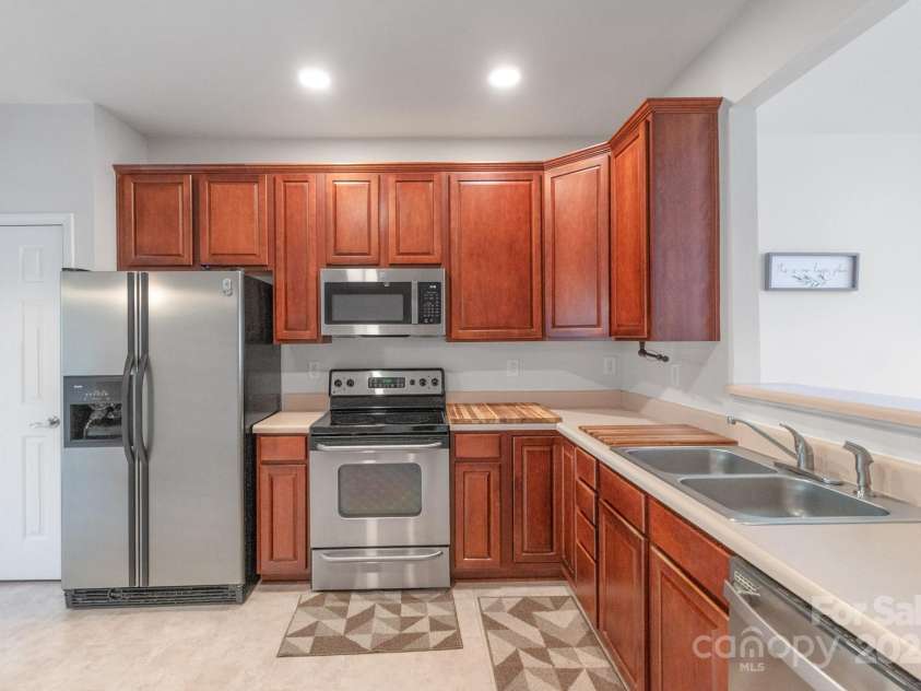 12036 Duke Lancaster Drive, Charlotte, NC 28277.  MLS# CAR4243109, YatesRealty ID 11432. 