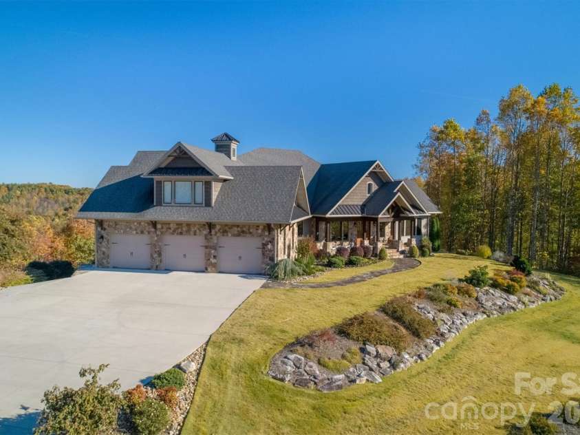 1638 Johns Ridge Parkway, Lenoir, NC 28645.  MLS# CAR4365169, YatesRealty ID 11432. 