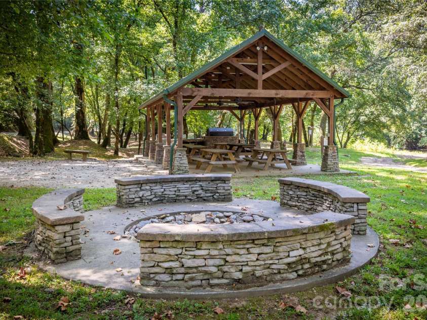 1638 Johns Ridge Parkway, Lenoir, NC 28645.  MLS# CAR4365169, YatesRealty ID 11432. 