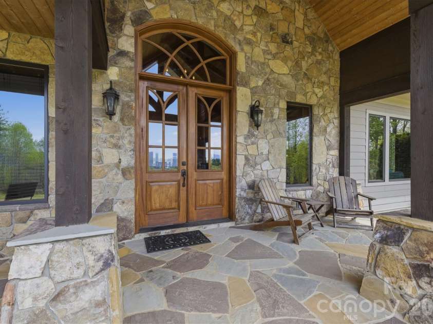 1638 Johns Ridge Parkway, Lenoir, NC 28645.  MLS# CAR4365169, YatesRealty ID 11432. Entrance
