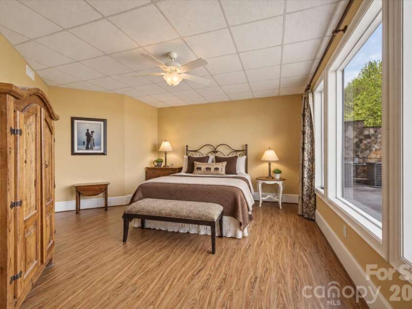 1638 Johns Ridge Parkway, Lenoir, NC 28645.  MLS# CAR4365169, YatesRealty ID 11432. Guest Room