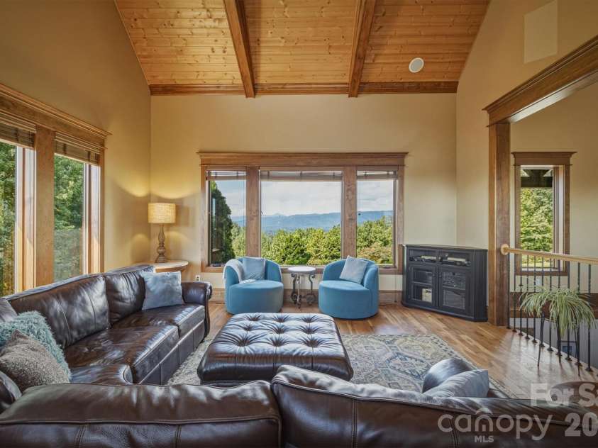 1638 Johns Ridge Parkway, Lenoir, NC 28645.  MLS# CAR4365169, YatesRealty ID 11432. Living Room