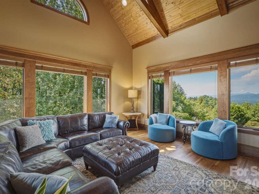 1638 Johns Ridge Parkway, Lenoir, NC 28645.  MLS# CAR4365169, YatesRealty ID 11432. Living Room