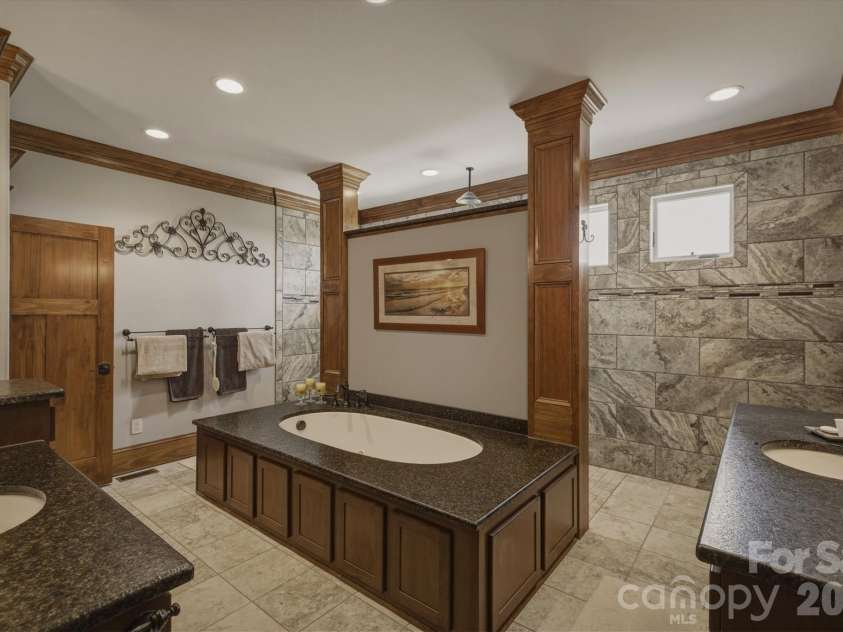 1638 Johns Ridge Parkway, Lenoir, NC 28645.  MLS# CAR4365169, YatesRealty ID 11432. Primary Bathroom