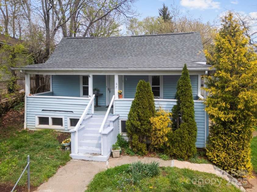 67 Montana Avenue, Asheville, NC 28806.  MLS# CAR4242878, YatesRealty ID 11433. 