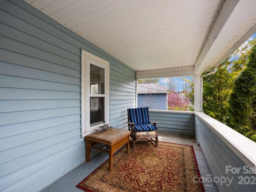 67 Montana Avenue, Asheville, NC 28806.  MLS# CAR4242878, YatesRealty ID 11433. 