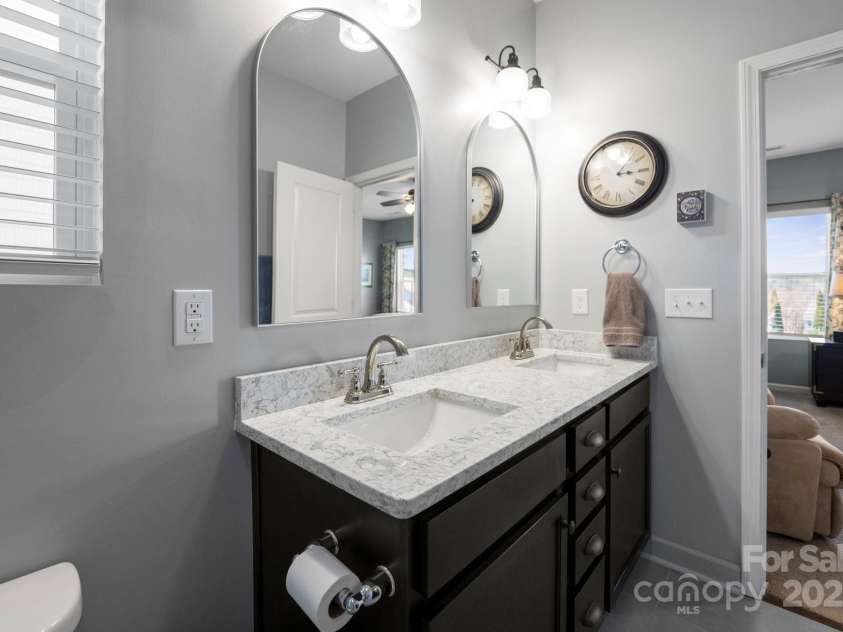 149 Canada Drive, Statesville, NC 28677.  MLS# CAR4238680, YatesRealty ID 11434. Primary Bath