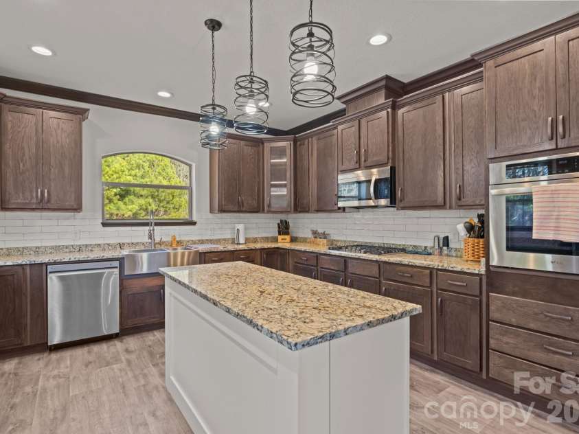 812 Mclendon Road, Morven, NC 28119.  MLS# CAR4409033, YatesRealty ID 11434. 