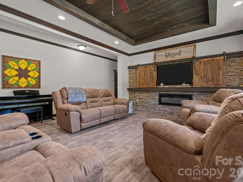 812 Mclendon Road, Morven, NC 28119.  MLS# CAR4409033, YatesRealty ID 11434. 