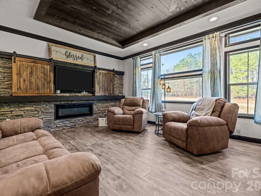 812 Mclendon Road, Morven, NC 28119.  MLS# CAR4409033, YatesRealty ID 11434. 
