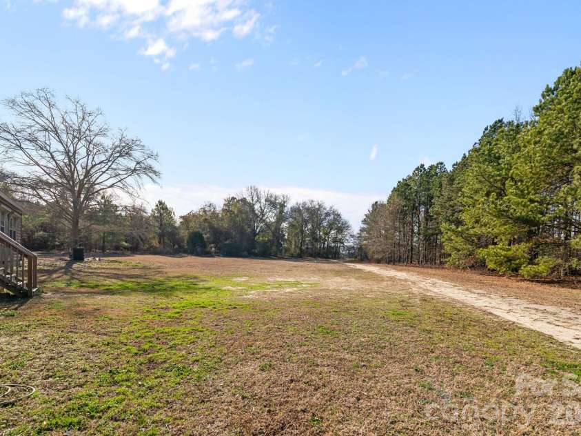 812 Mclendon Road, Morven, NC 28119.  MLS# CAR4409033, YatesRealty ID 11434. 