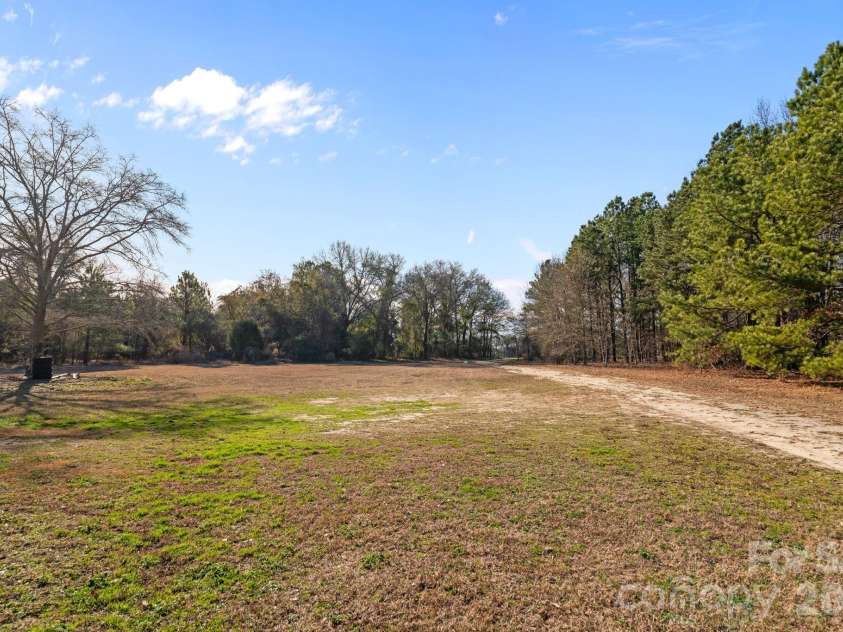 812 Mclendon Road, Morven, NC 28119.  MLS# CAR4409033, YatesRealty ID 11434. 