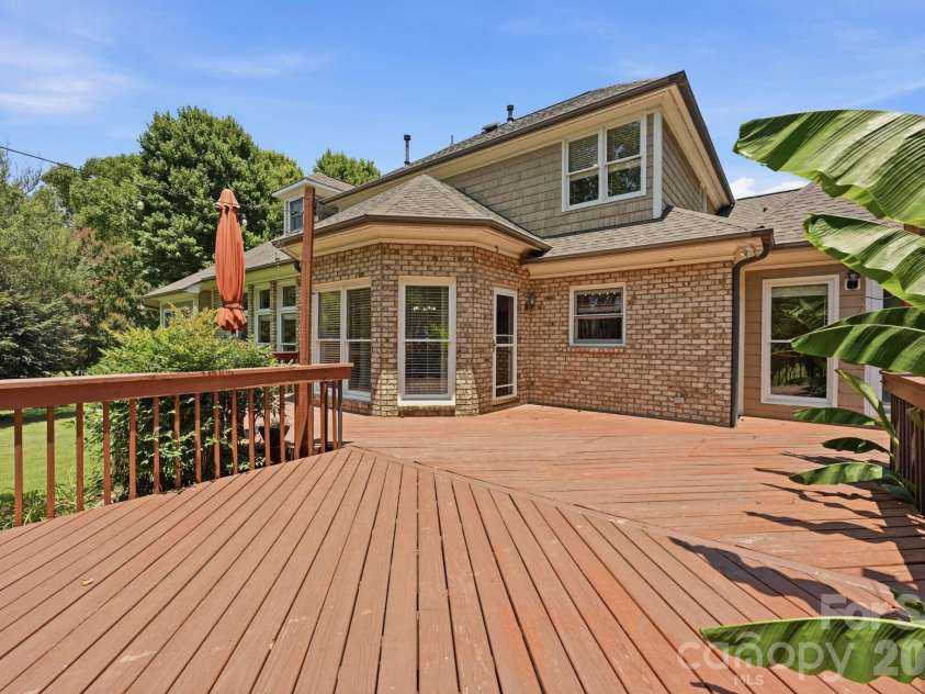 118 Broadbill Drive, Mooresville, NC 28117.  MLS# CAR4395594, YatesRealty ID 11435. Large rear deck.
