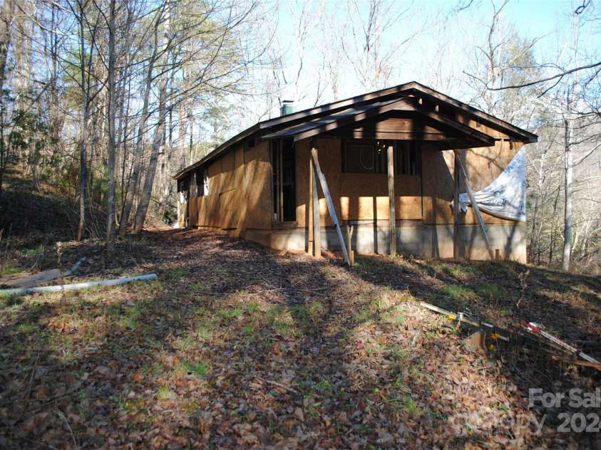 36 Robert Williams Road, Fairview, NC 28730.  MLS# CAR4195051, YatesRealty ID 11435. 