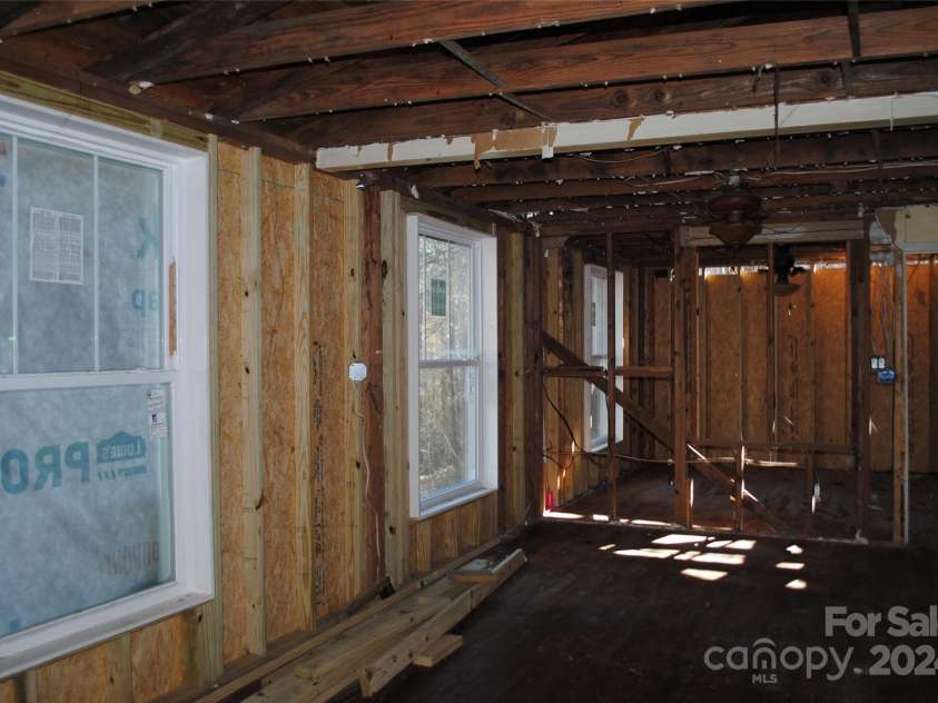36 Robert Williams Road, Fairview, NC 28730.  MLS# CAR4195051, YatesRealty ID 11435. 