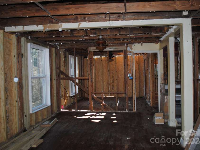36 Robert Williams Road, Fairview, NC 28730.  MLS# CAR4195051, YatesRealty ID 11435. 