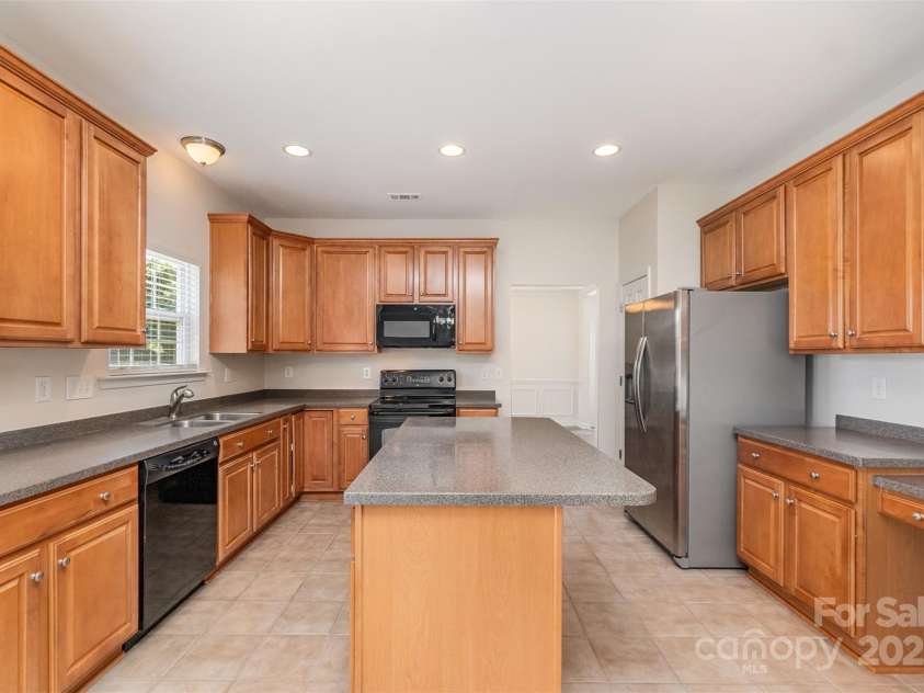 1615 Jekyll Lane, Waxhaw, NC 28173.  MLS# CAR4235350, YatesRealty ID 11436. 