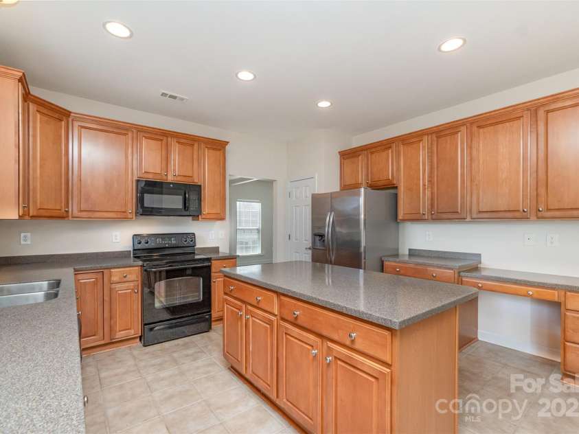 1615 Jekyll Lane, Waxhaw, NC 28173.  MLS# CAR4235350, YatesRealty ID 11436. 