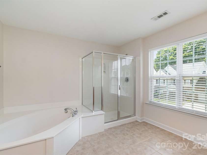 1615 Jekyll Lane, Waxhaw, NC 28173.  MLS# CAR4235350, YatesRealty ID 11436. 