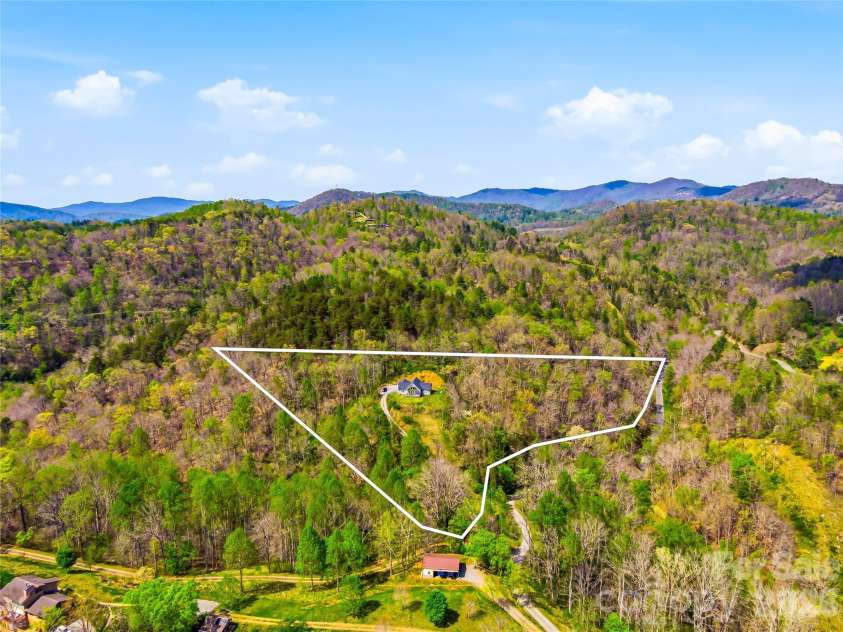 170 Starry Night Lane, Marshall, NC 28753.  MLS# CAR4330642, YatesRealty ID 11437. 