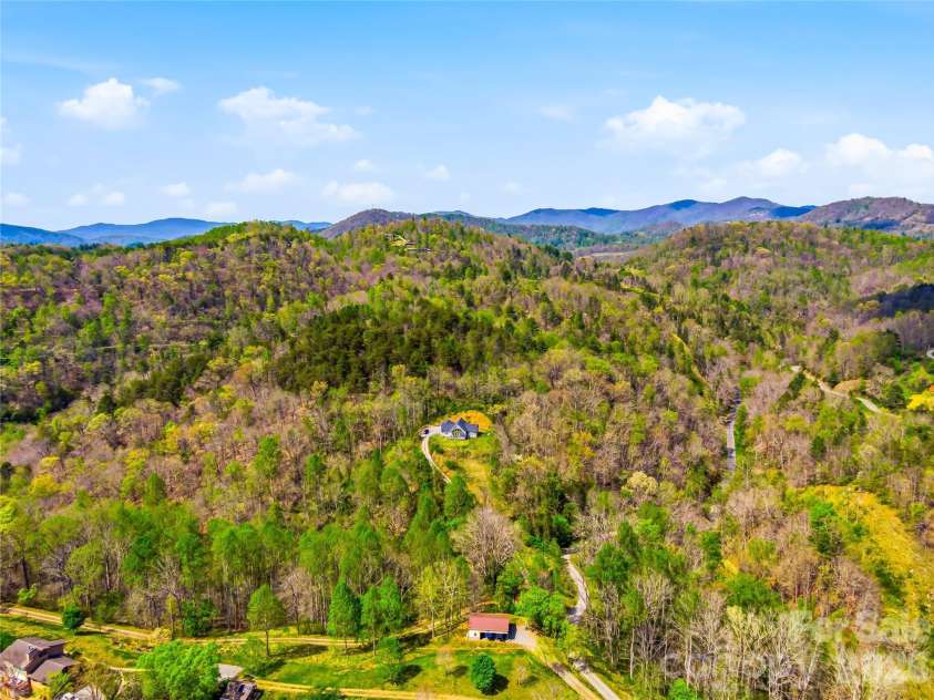 170 Starry Night Lane, Marshall, NC 28753.  MLS# CAR4330642, YatesRealty ID 11437. 