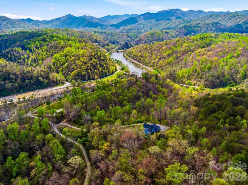170 Starry Night Lane, Marshall, NC 28753.  MLS# CAR4330642, YatesRealty ID 11437. 