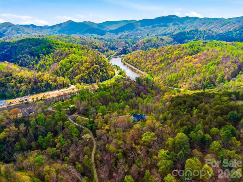 170 Starry Night Lane, Marshall, NC 28753.  MLS# CAR4330642, YatesRealty ID 11437. 