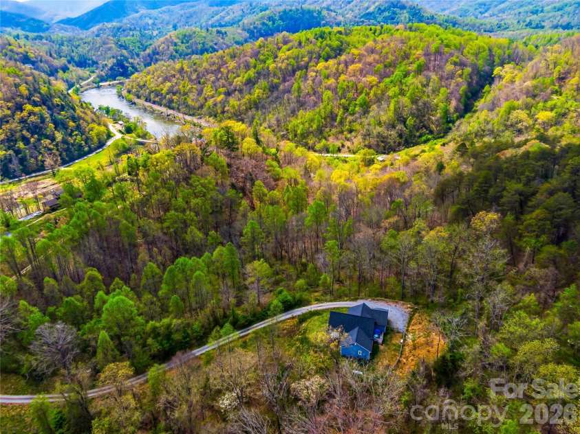 170 Starry Night Lane, Marshall, NC 28753.  MLS# CAR4330642, YatesRealty ID 11437. 