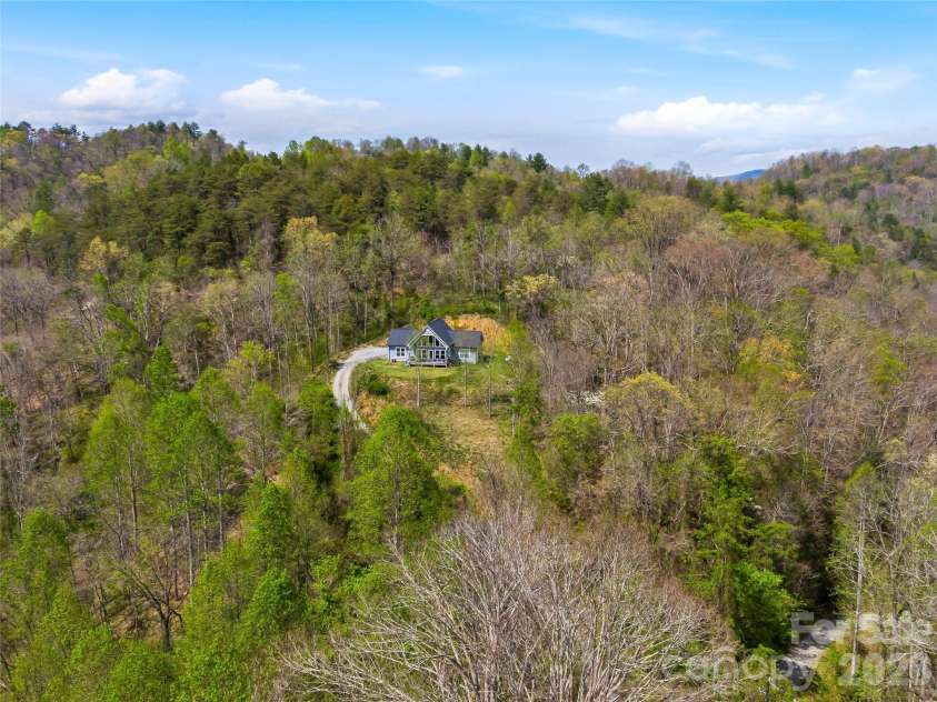 170 Starry Night Lane, Marshall, NC 28753.  MLS# CAR4330642, YatesRealty ID 11437. 