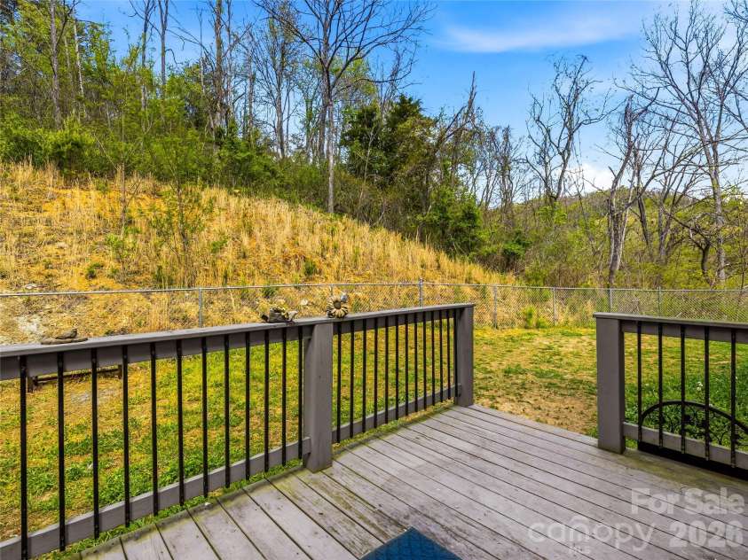 170 Starry Night Lane, Marshall, NC 28753.  MLS# CAR4330642, YatesRealty ID 11437. 