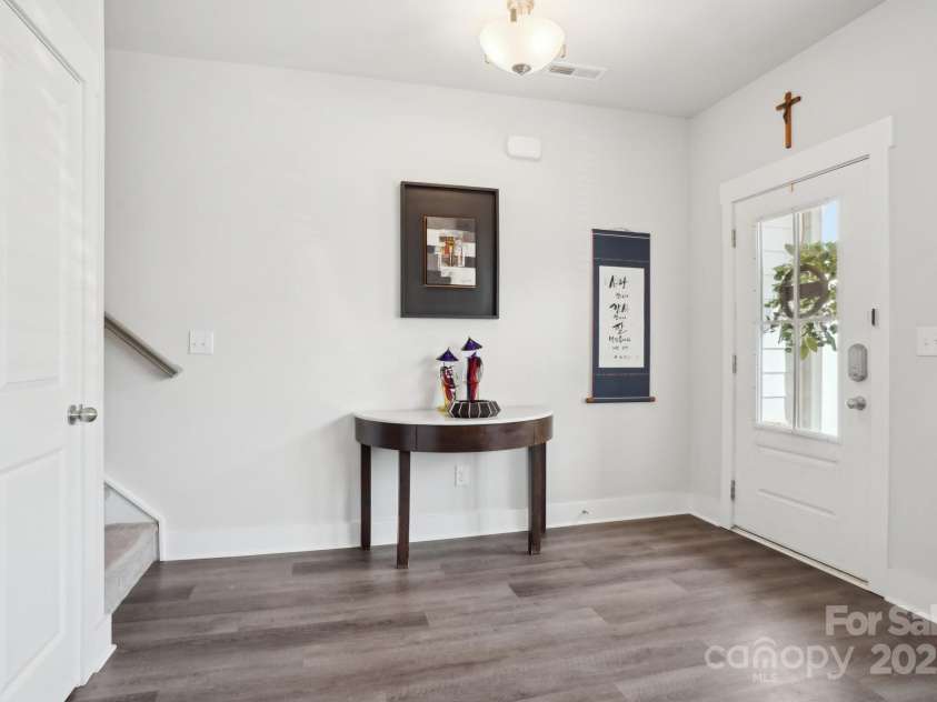 562 Amalfi Drive, Davidson, NC 28036.  MLS# CAR4243343, YatesRealty ID 11438. 