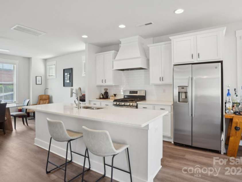 562 Amalfi Drive, Davidson, NC 28036.  MLS# CAR4243343, YatesRealty ID 11438. 