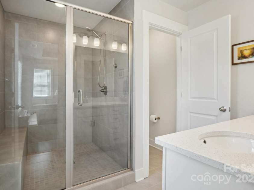 562 Amalfi Drive, Davidson, NC 28036.  MLS# CAR4243343, YatesRealty ID 11438. 