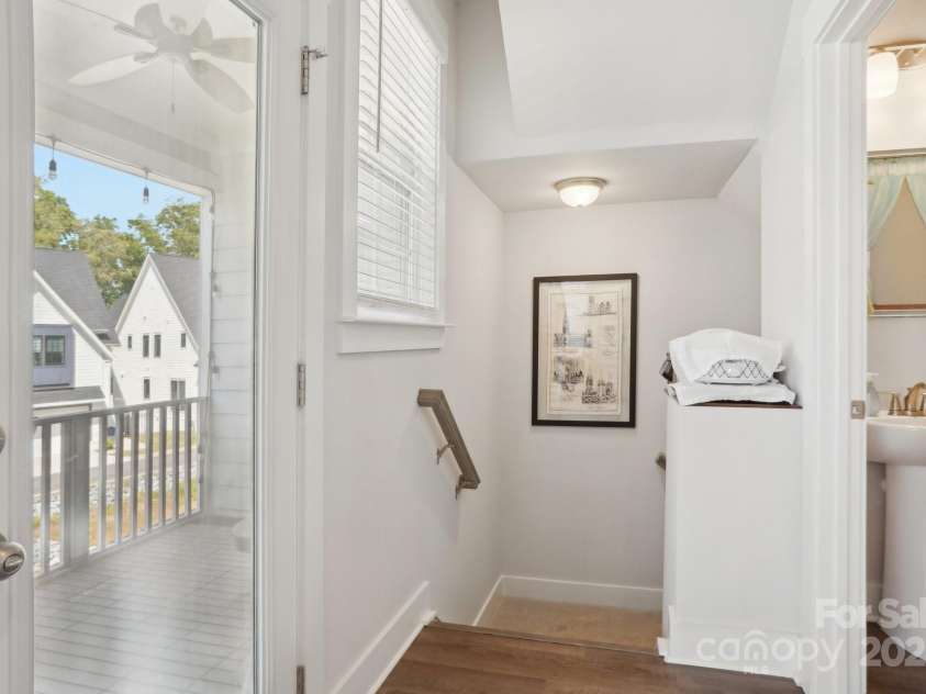 562 Amalfi Drive, Davidson, NC 28036.  MLS# CAR4243343, YatesRealty ID 11438. 