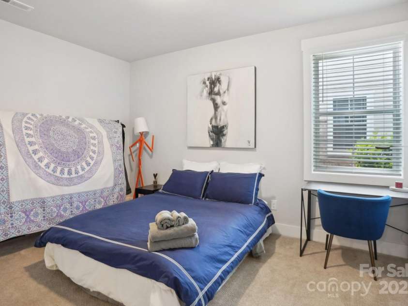 562 Amalfi Drive, Davidson, NC 28036.  MLS# CAR4243343, YatesRealty ID 11438. 