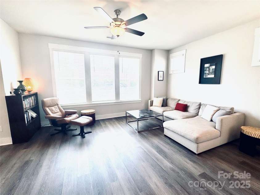 562 Amalfi Drive, Davidson, NC 28036.  MLS# CAR4243343, YatesRealty ID 11438. 