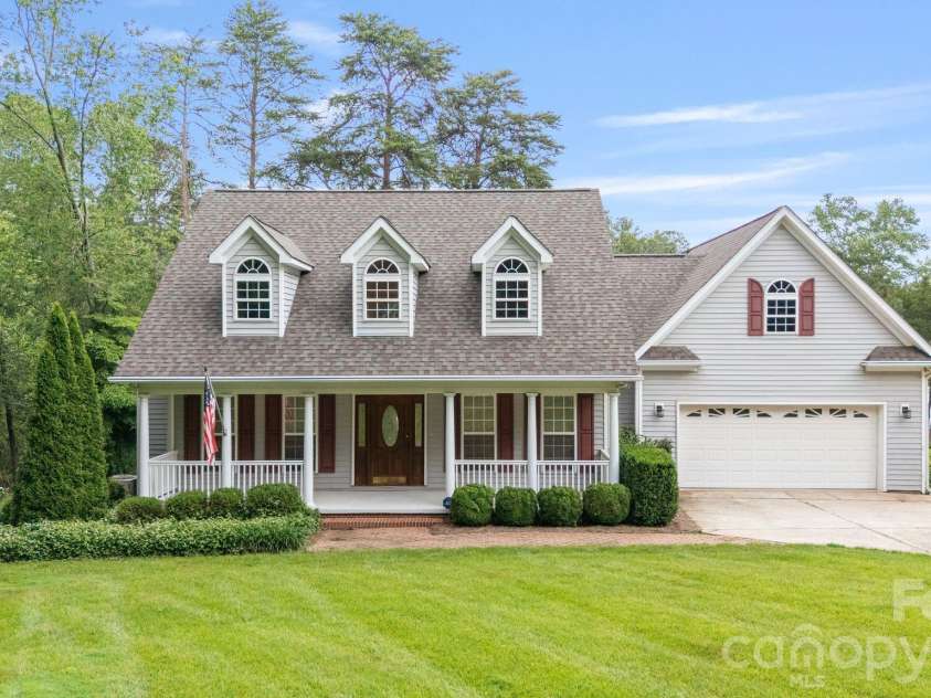 9372 Island Point Road, Sherrills Ford, NC 28673.  MLS# CAR4333370, YatesRealty ID 11438. 