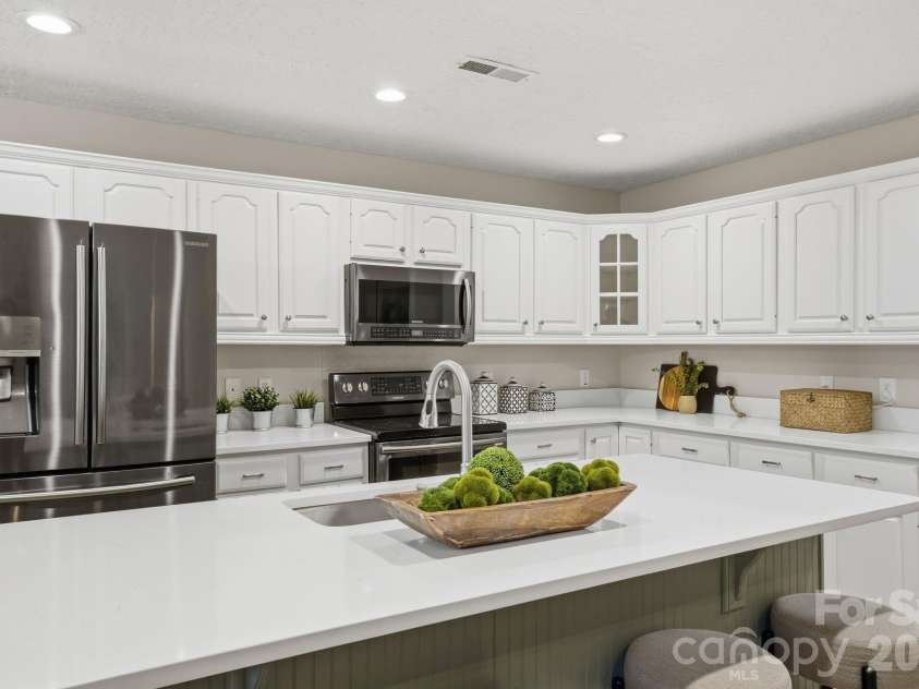 9372 Island Point Road, Sherrills Ford, NC 28673.  MLS# CAR4333370, YatesRealty ID 11438. 