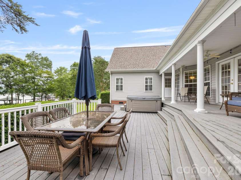 9372 Island Point Road, Sherrills Ford, NC 28673.  MLS# CAR4333370, YatesRealty ID 11438. 