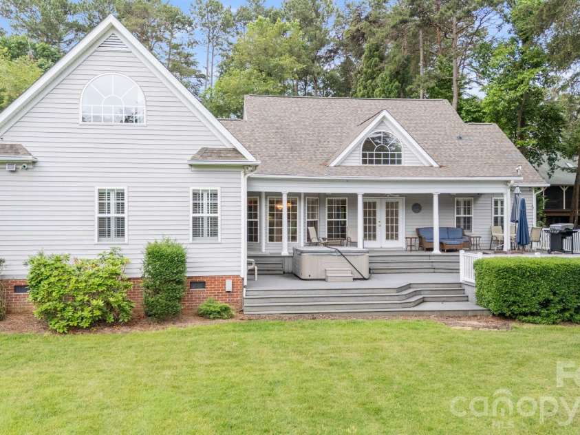 9372 Island Point Road, Sherrills Ford, NC 28673.  MLS# CAR4333370, YatesRealty ID 11438. 