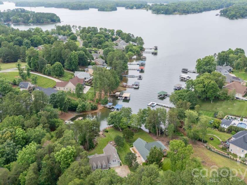 9372 Island Point Road, Sherrills Ford, NC 28673.  MLS# CAR4333370, YatesRealty ID 11438. 