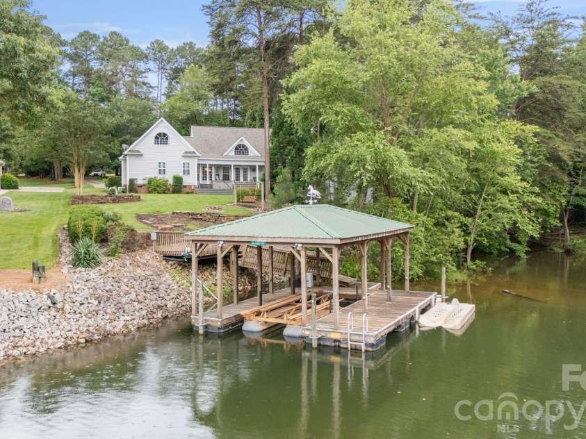 9372 Island Point Road, Sherrills Ford, NC 28673.  MLS# CAR4333370, YatesRealty ID 11438. 