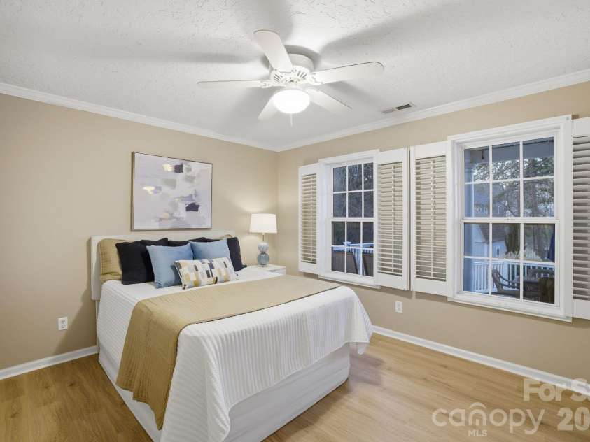 9372 Island Point Road, Sherrills Ford, NC 28673.  MLS# CAR4333370, YatesRealty ID 11438. 