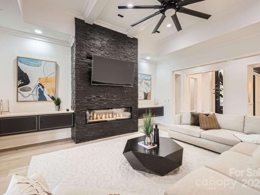 16744 Ashton Oaks Drive, Charlotte, NC 28278.  MLS# CAR4234987, YatesRealty ID 11439. 